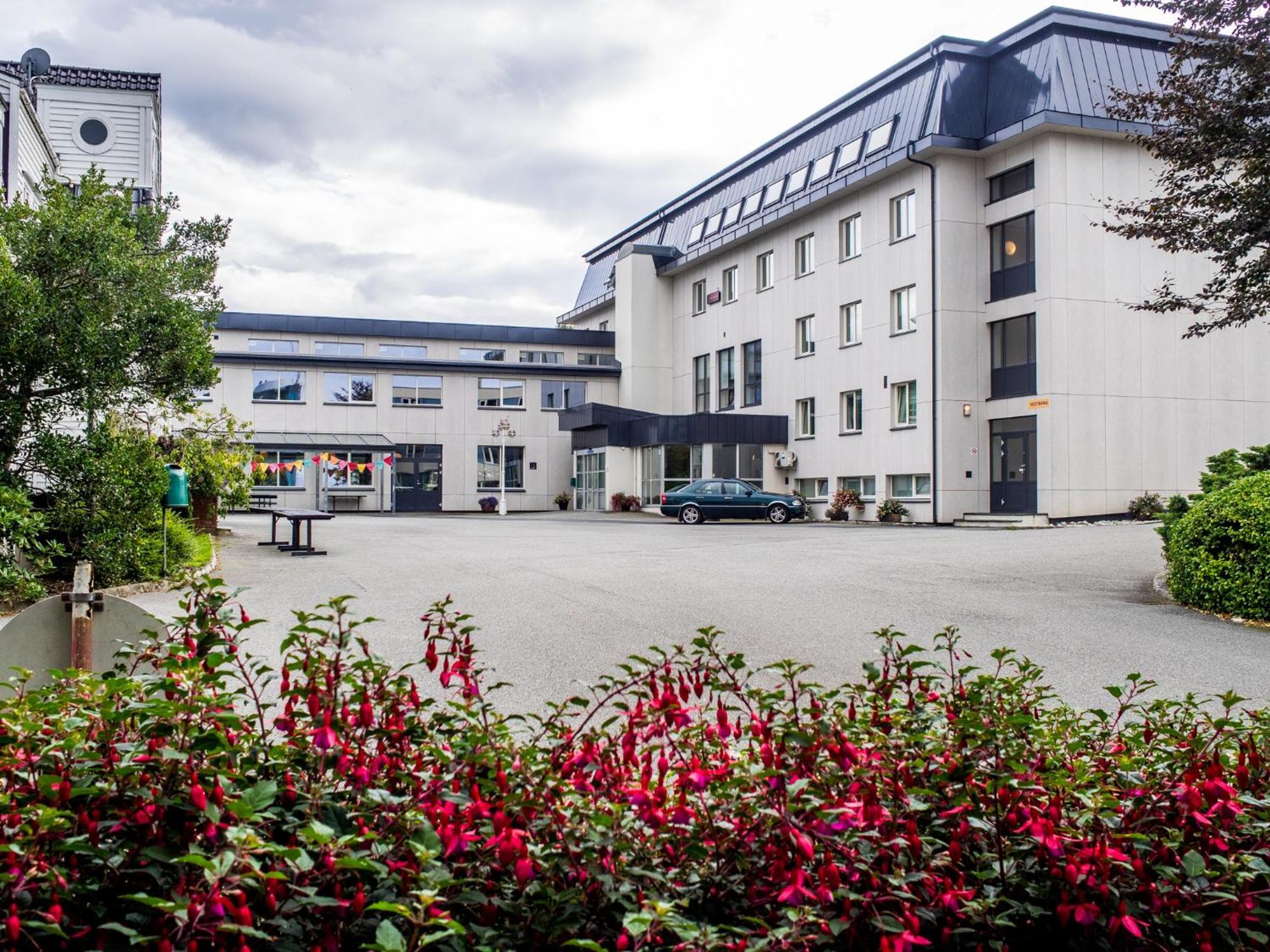 Solborg Folkehogskole Hostel Stavanger Bagian luar foto